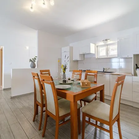 Plaza Divuje Apartman
