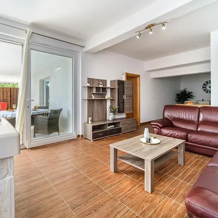 Apartman Plaza Divuje *